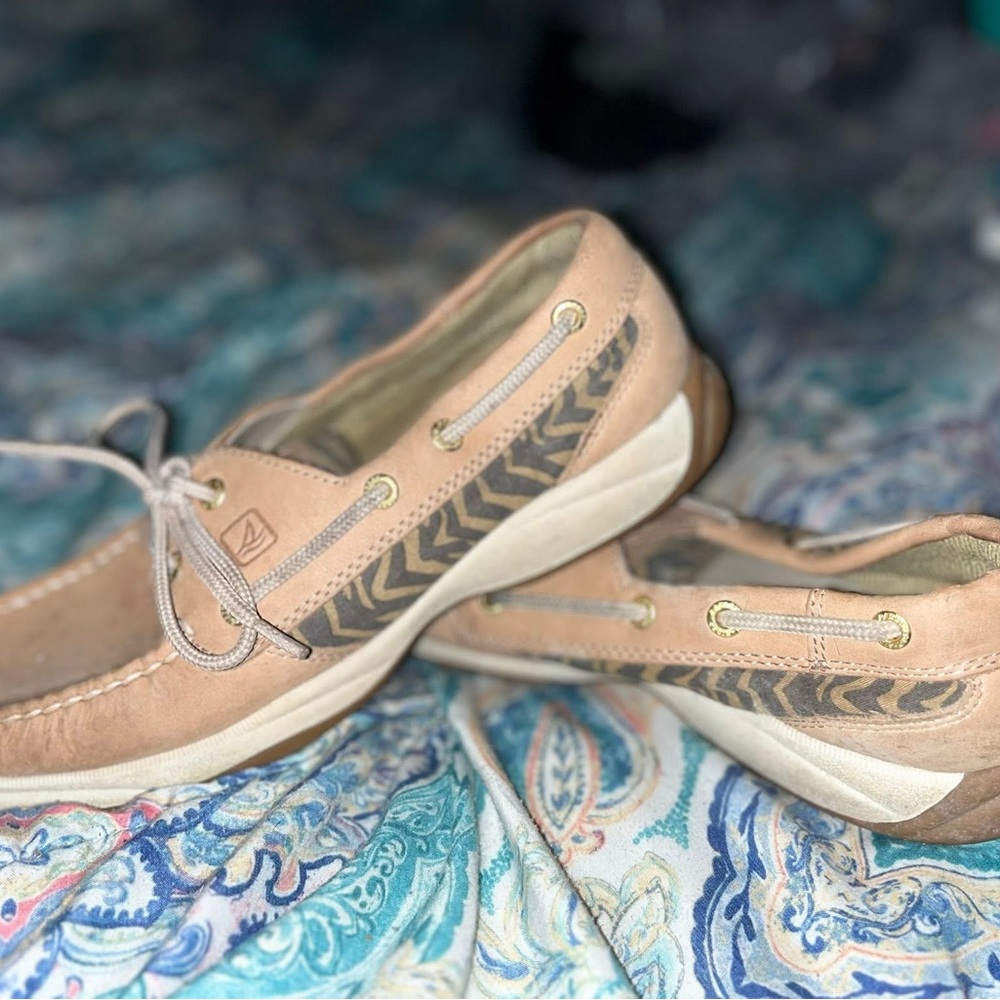 Sperry Women's Tan Moccasins with Chevron Detail